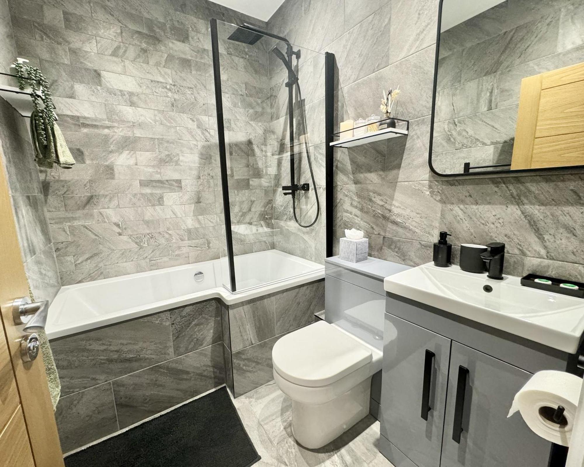 The Yorkshire Crown - Luxury Apartment - Free Parking Nearby Harrogate Bagian luar foto