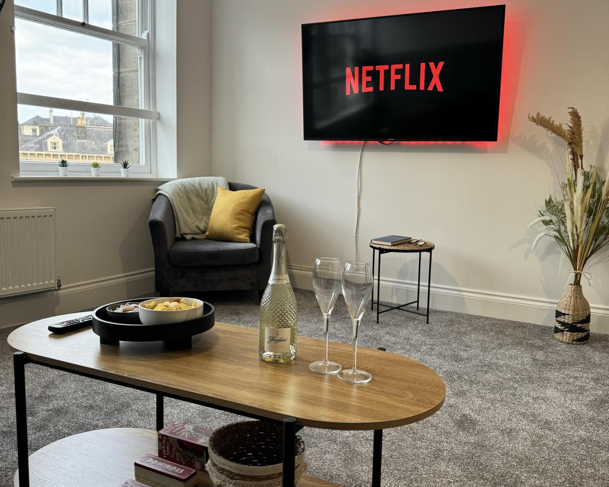 The Yorkshire Crown - Luxury Apartment - Free Parking Nearby Harrogate Bagian luar foto