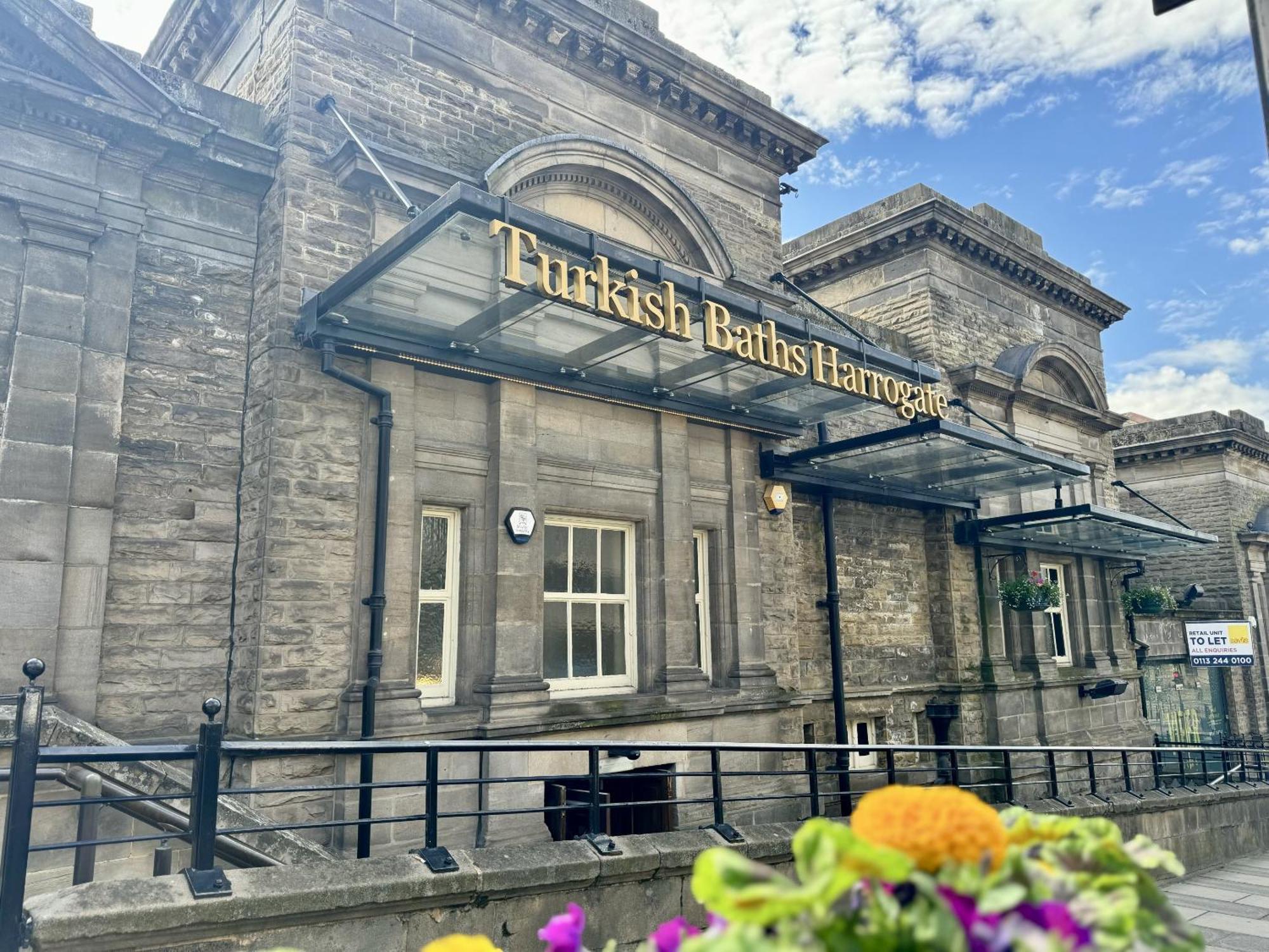 The Yorkshire Crown - Luxury Apartment - Free Parking Nearby Harrogate Bagian luar foto