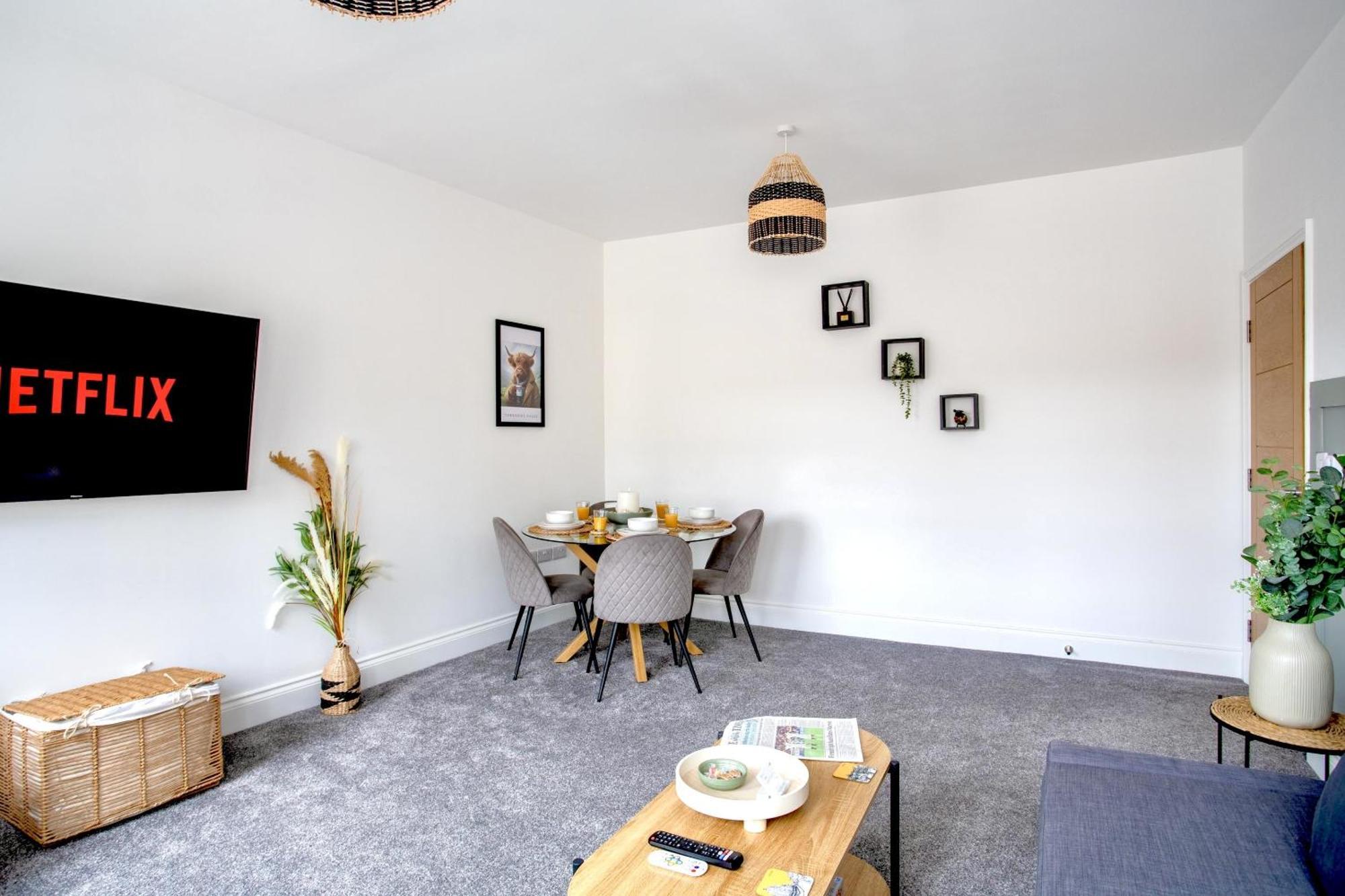 The Yorkshire Crown - Luxury Apartment - Free Parking Nearby Harrogate Bagian luar foto