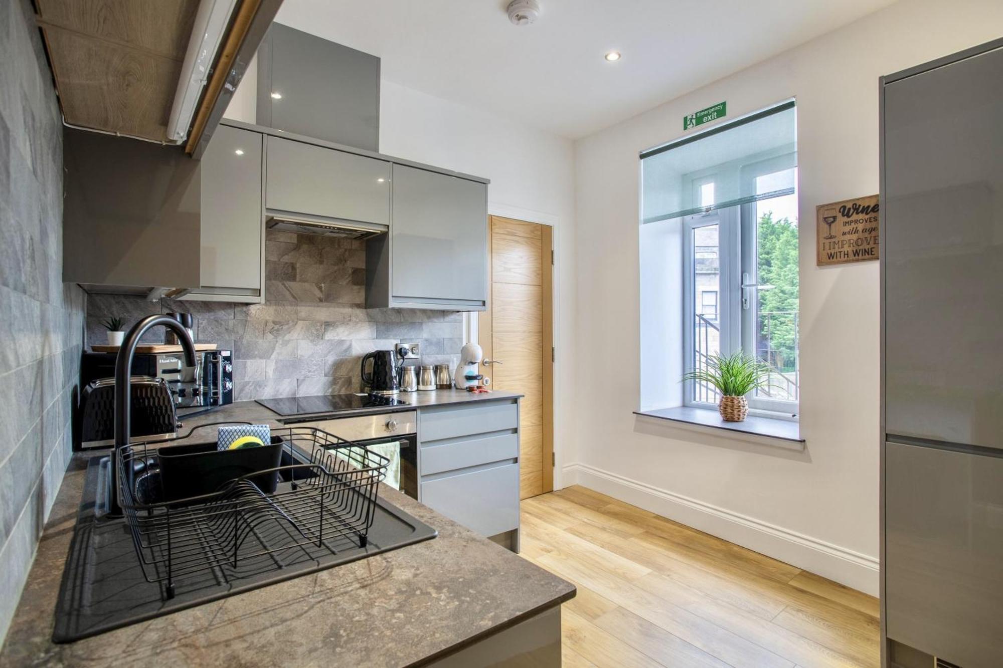 The Yorkshire Crown - Luxury Apartment - Free Parking Nearby Harrogate Bagian luar foto